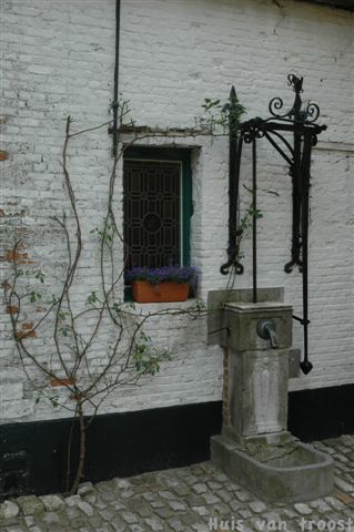 Foto - Pomp aan witte muur
